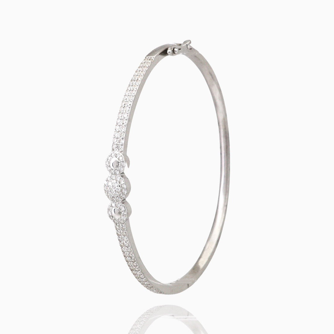 Ladies Kada: Solitaire with drop